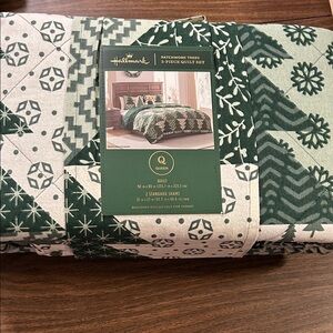 Hallmark Green and White Patchwork Quilt Set
